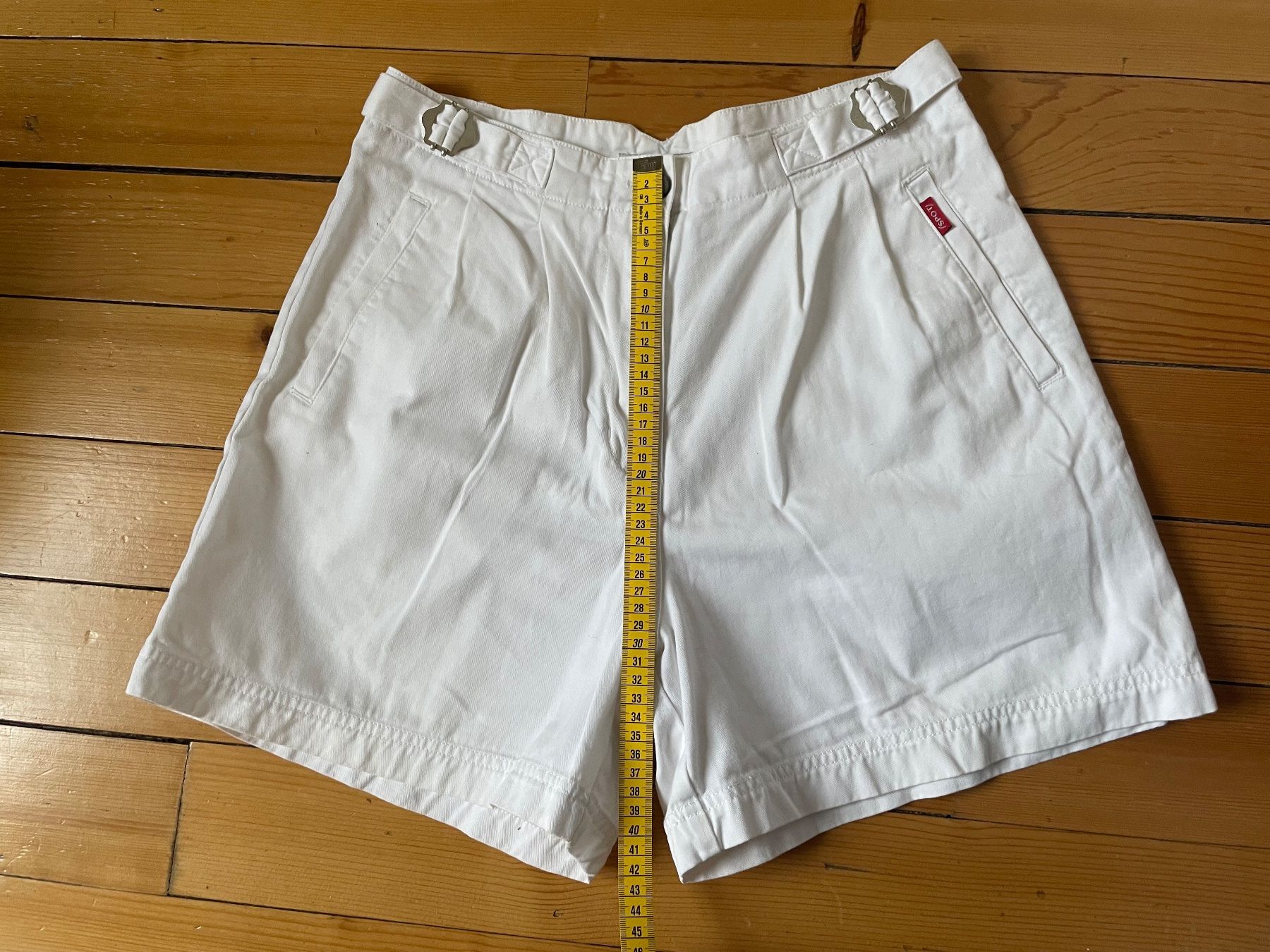 Pantaloni: Short blanc taille haute – Usato da Vevey venduto da elodie_mj 1