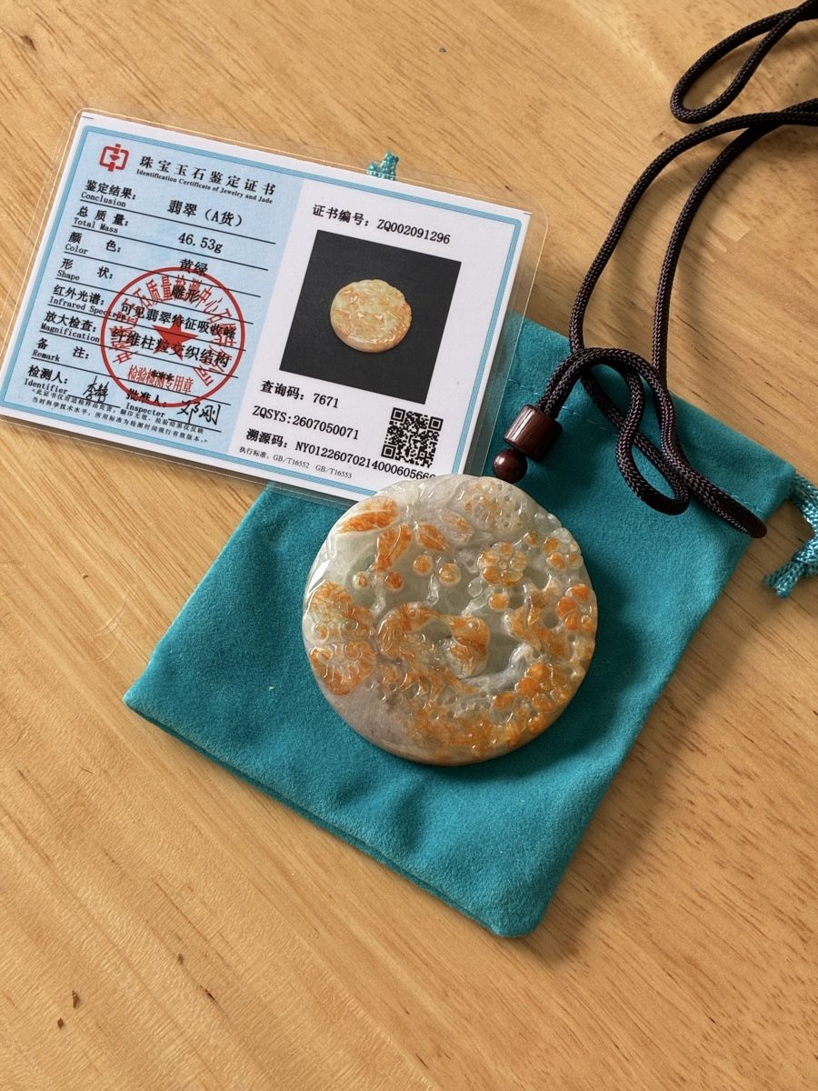 Statuette: Chinese jade pendentif fleur oiseaux – Nuovo e nell'imballaggio originale da St-Aubin-Sauges venduto da asianart 3