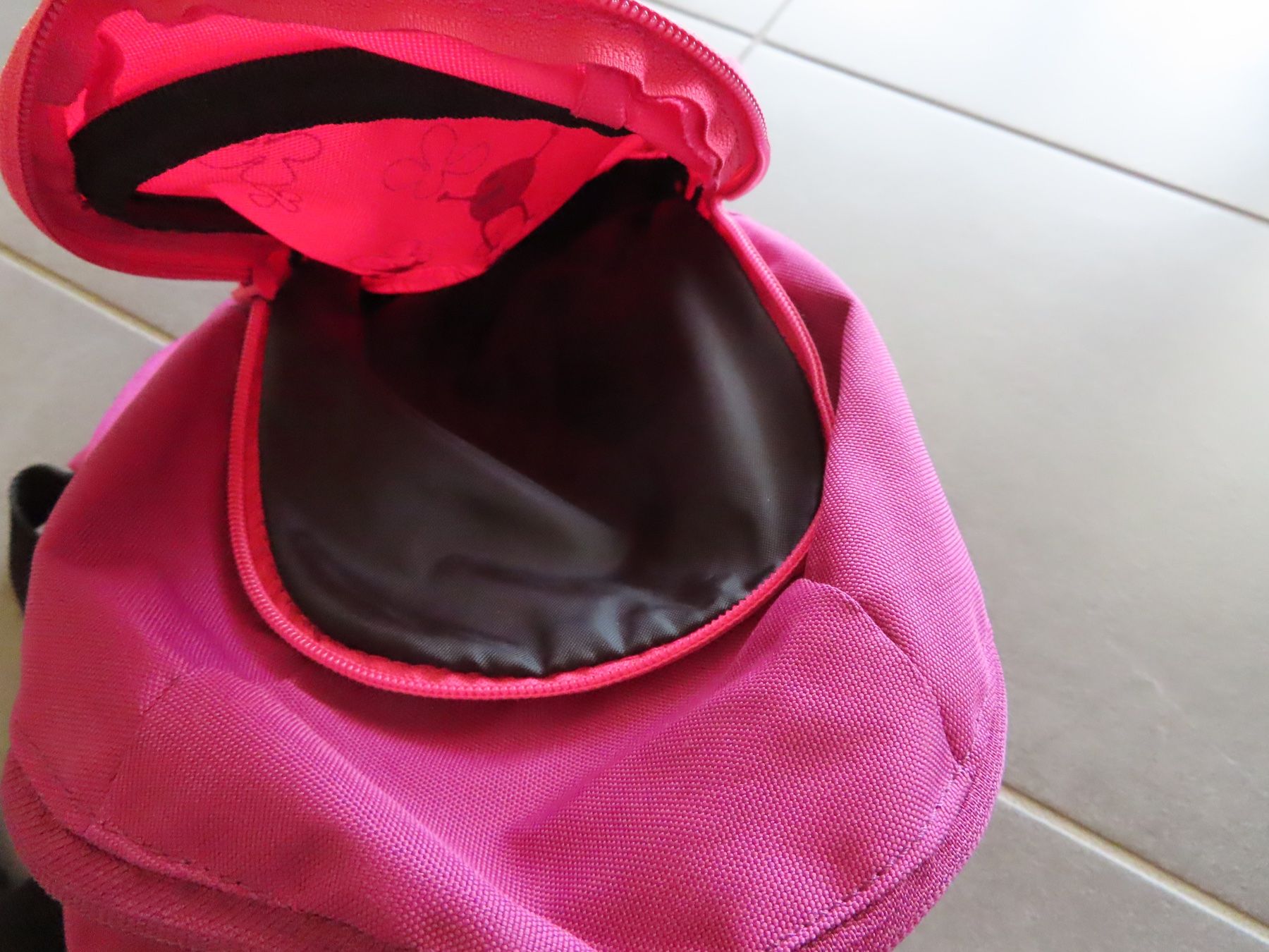 Decathlon Borse & Zaini: schöner Kinder-Rucksack super Zustand – Usato da Wallenried venduto da Asyano 6
