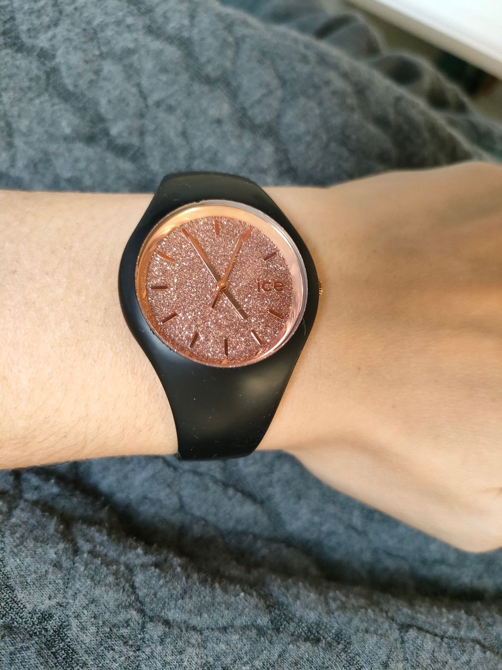 Ice watch Orologi: Modische Ice-Watch Quarzuhr schwarz – Usato da Dietikon venduto da Branquinha1981