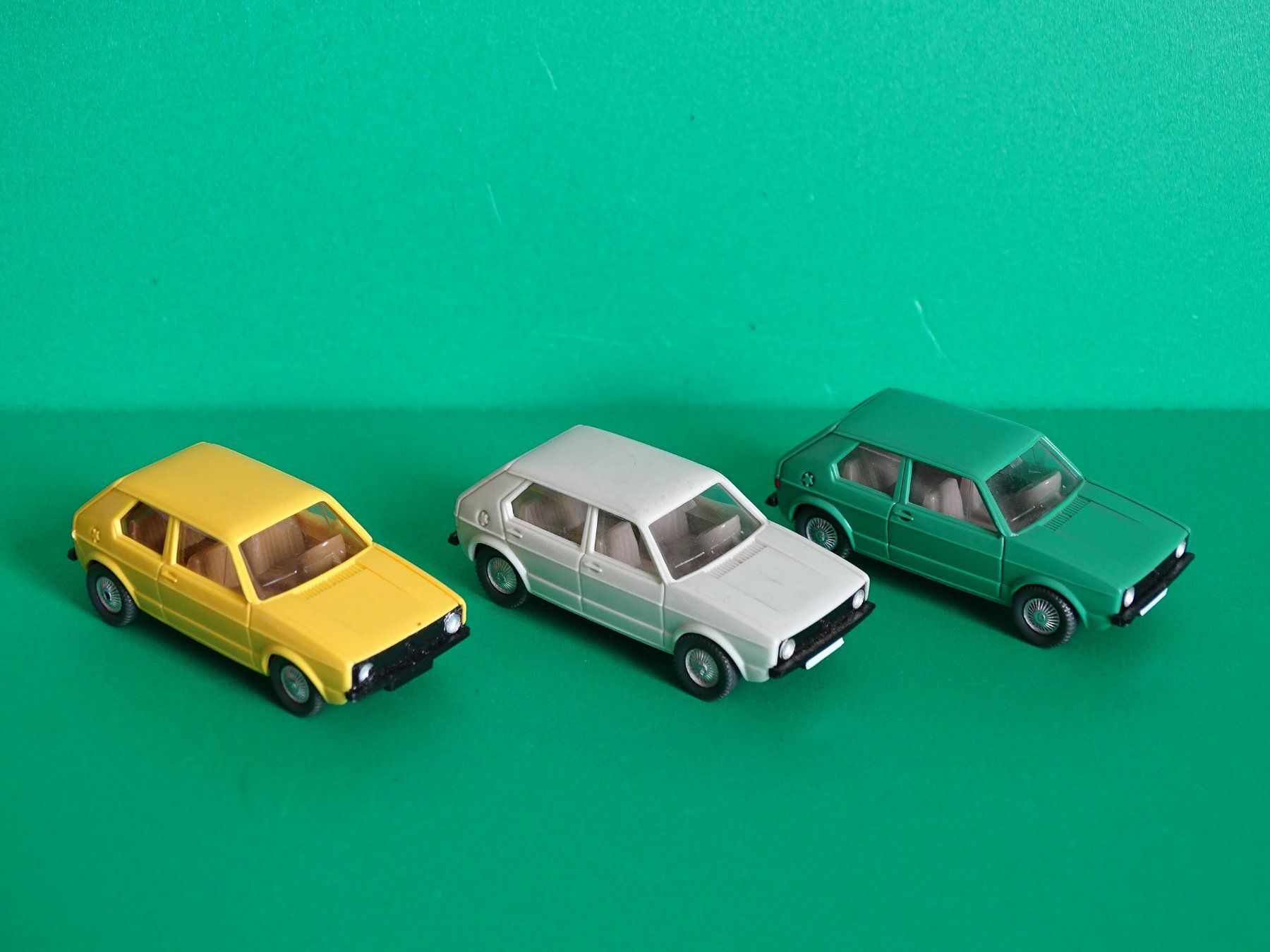 Wiking Modellini d'auto: 3 x VW Golf von Wiking 1/87 – Usato da Bretzwil venduto da Meex 1