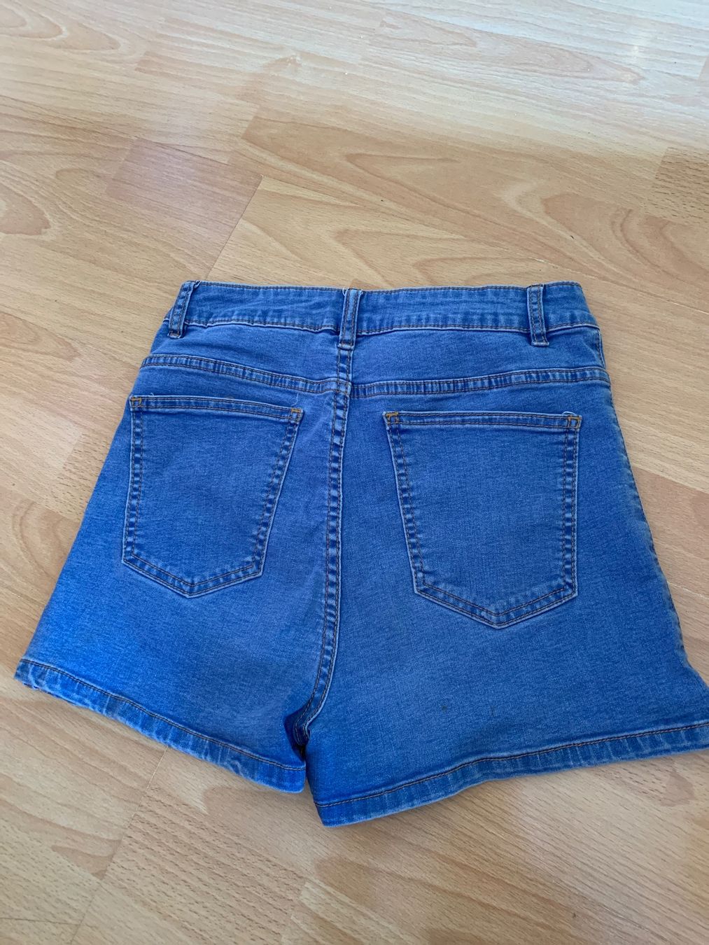 Jeans: Joli short stretch en jeans taille 36 – Usato da MEYRIN venduto da Gwendo10 1