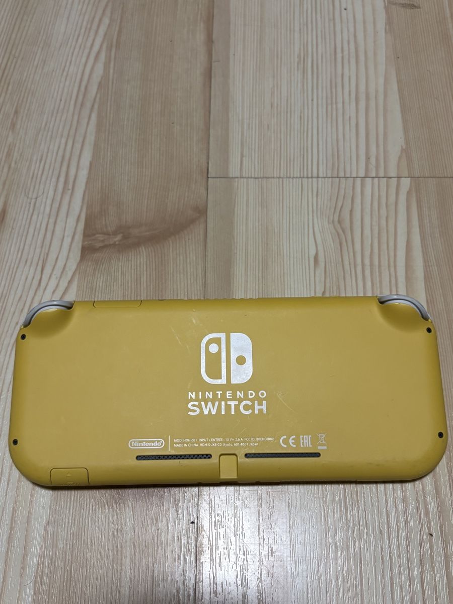 Nintendo Giochi: Switch lite jaune, animal crossing + lego indestructibles – Usato da Plan-les-Ouates venduto da lou_8nn6 2