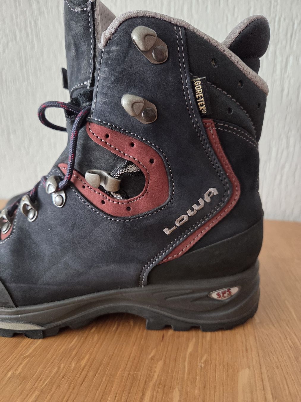 Lowa Chaussures femmes: Lowa Wanderschuhe GoreTex 39.5 – D'occasion à Oberuzwil par Umlobo 3