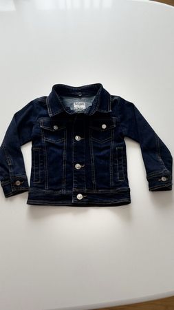 Jeansjacke mit Kapuze, Grösse 86, Top Zustand!