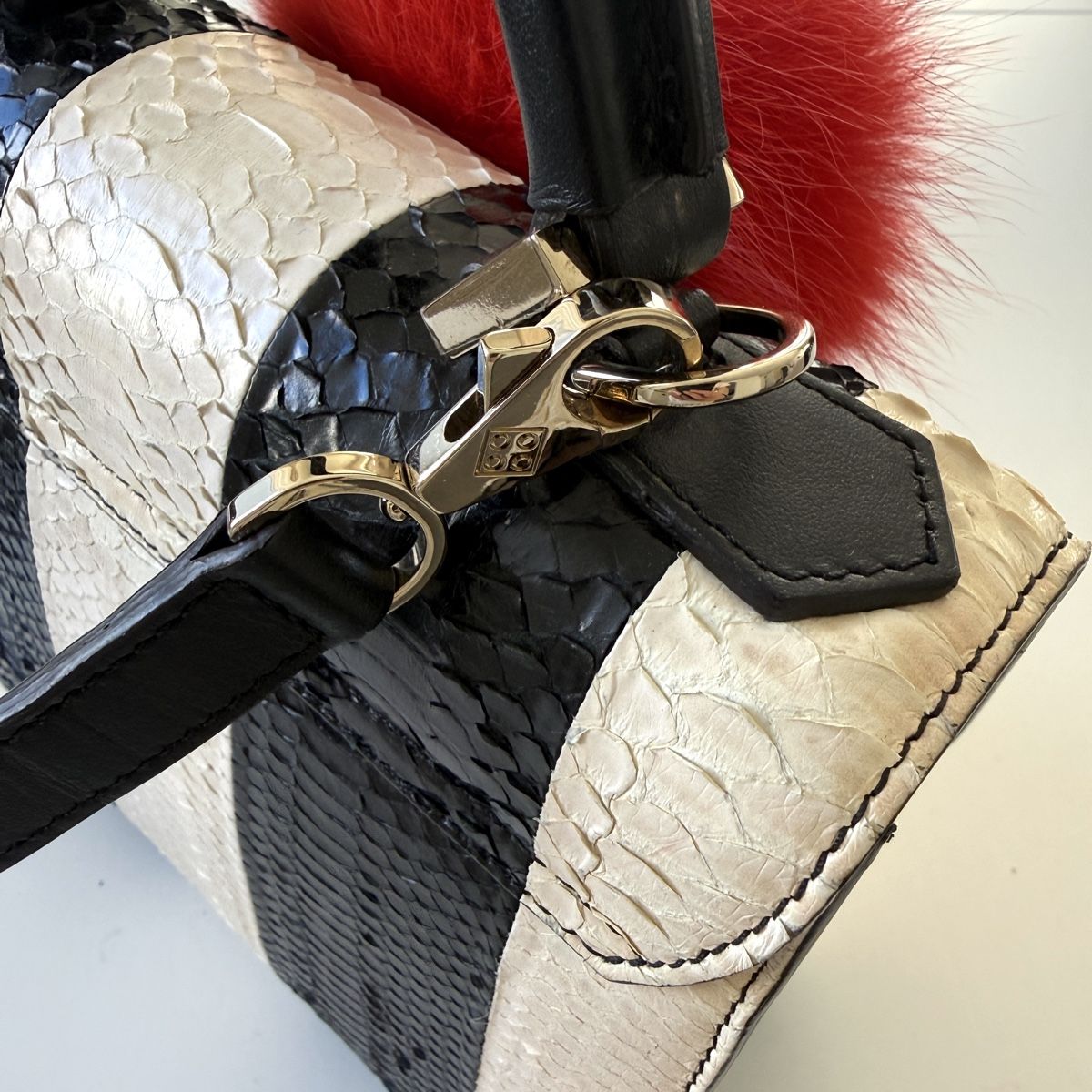 Borse da donna: LES PETITS JOUEURS Python Leather and Fox Fur Bag – Usato da Emmen venduto da Avviivva_Com2023 8