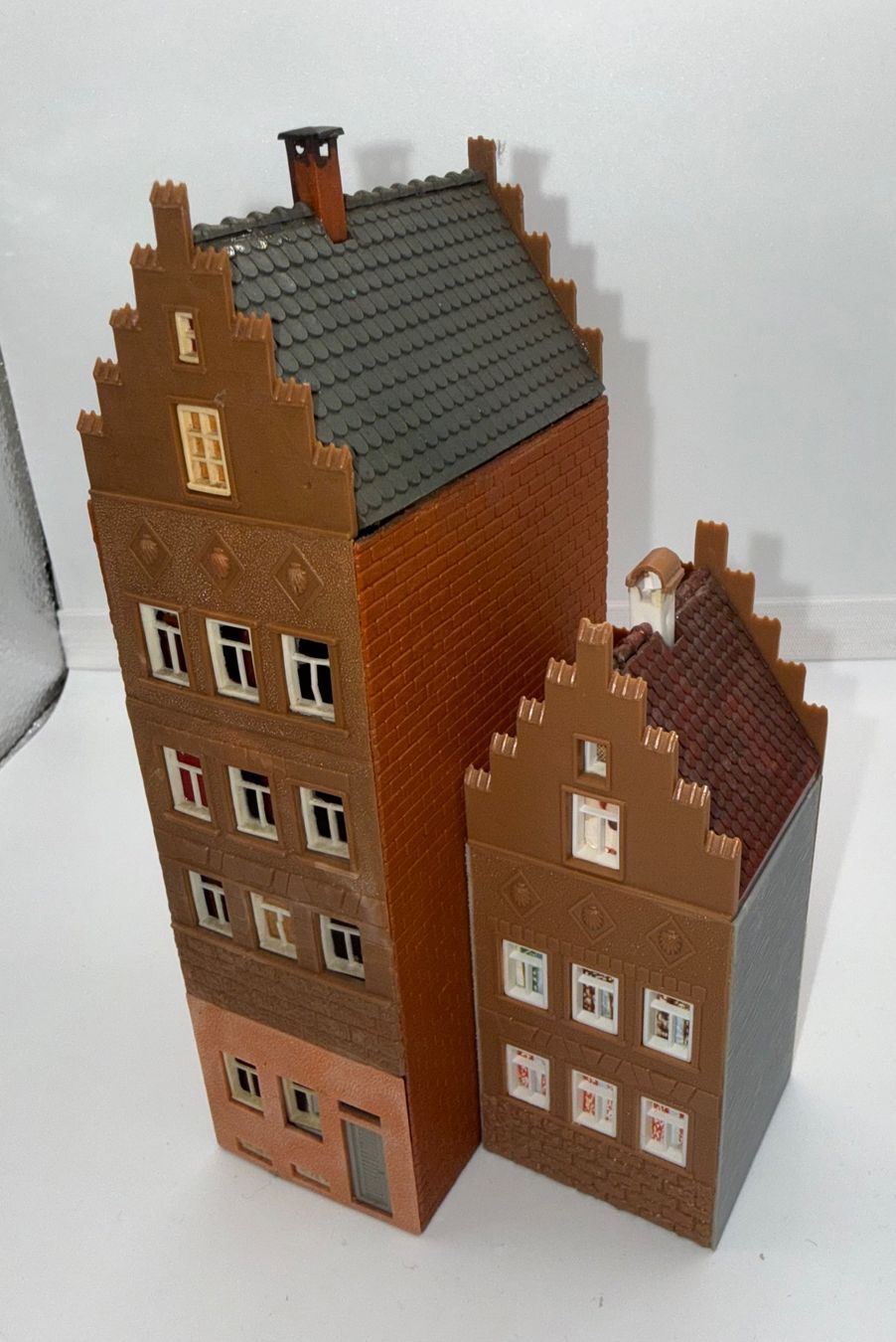 Modellini di ferrovie: Haus Spur N 2 Hochhäuser – Usato da Mühledorf BE venduto da ericgrunder_12 2