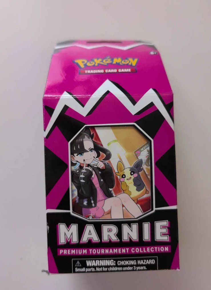 Pokémon Carte collezionabili: Marnie Premium Tournament Collection Box – Nuovo e nell'imballaggio originale da Horgen venduto da Rocket-Cards