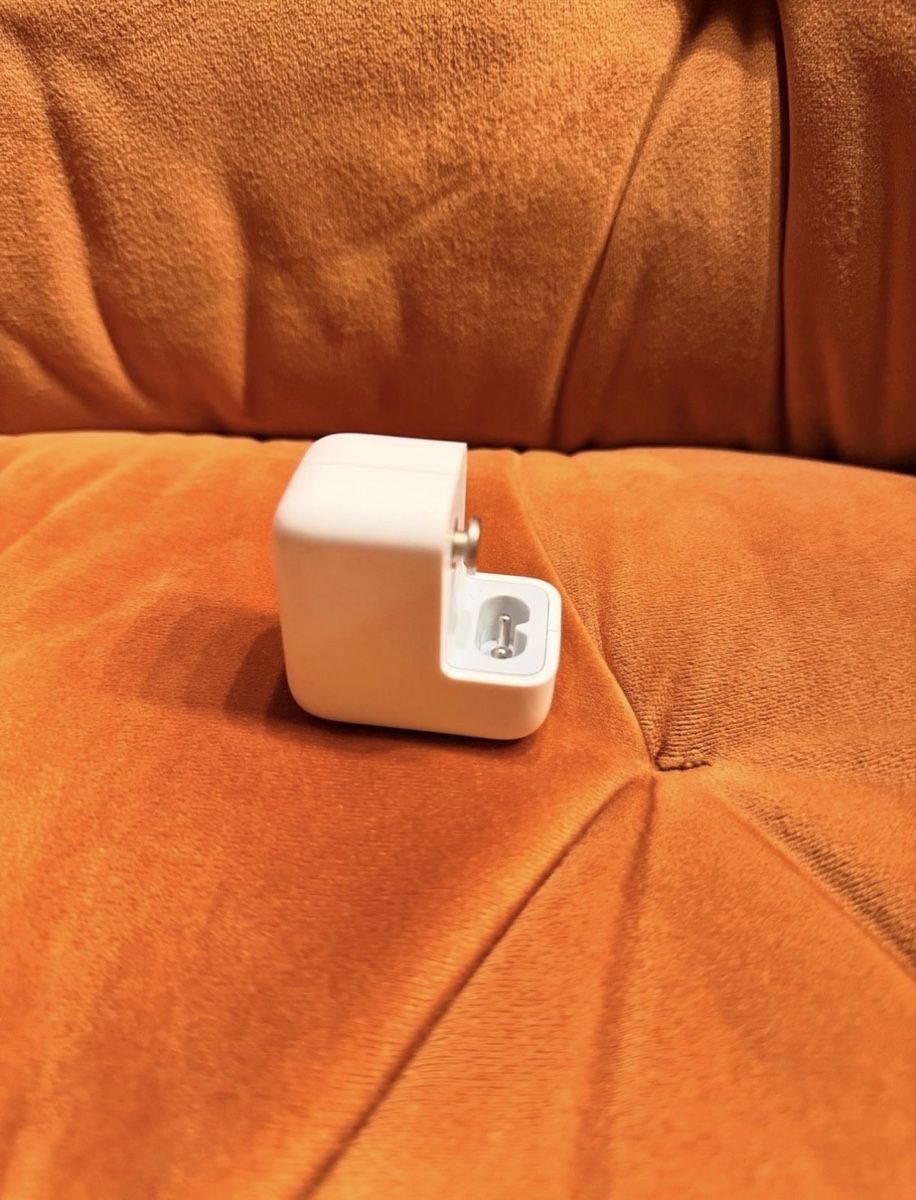 Apple Caricabatterie: Apple 12W USB Power Adapter – Usato da Balgach venduto da ren_xy57 2
