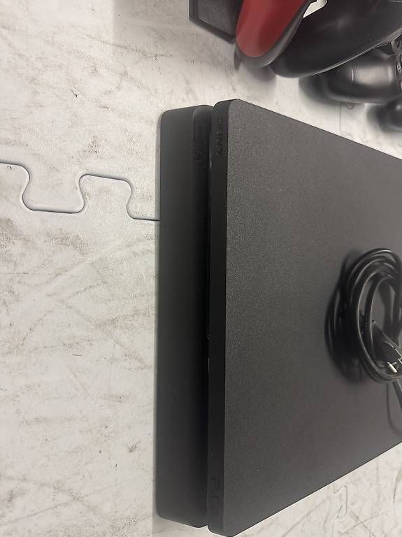 Console: PS 4 Slim – Usato da Zürich venduto da patak77 2