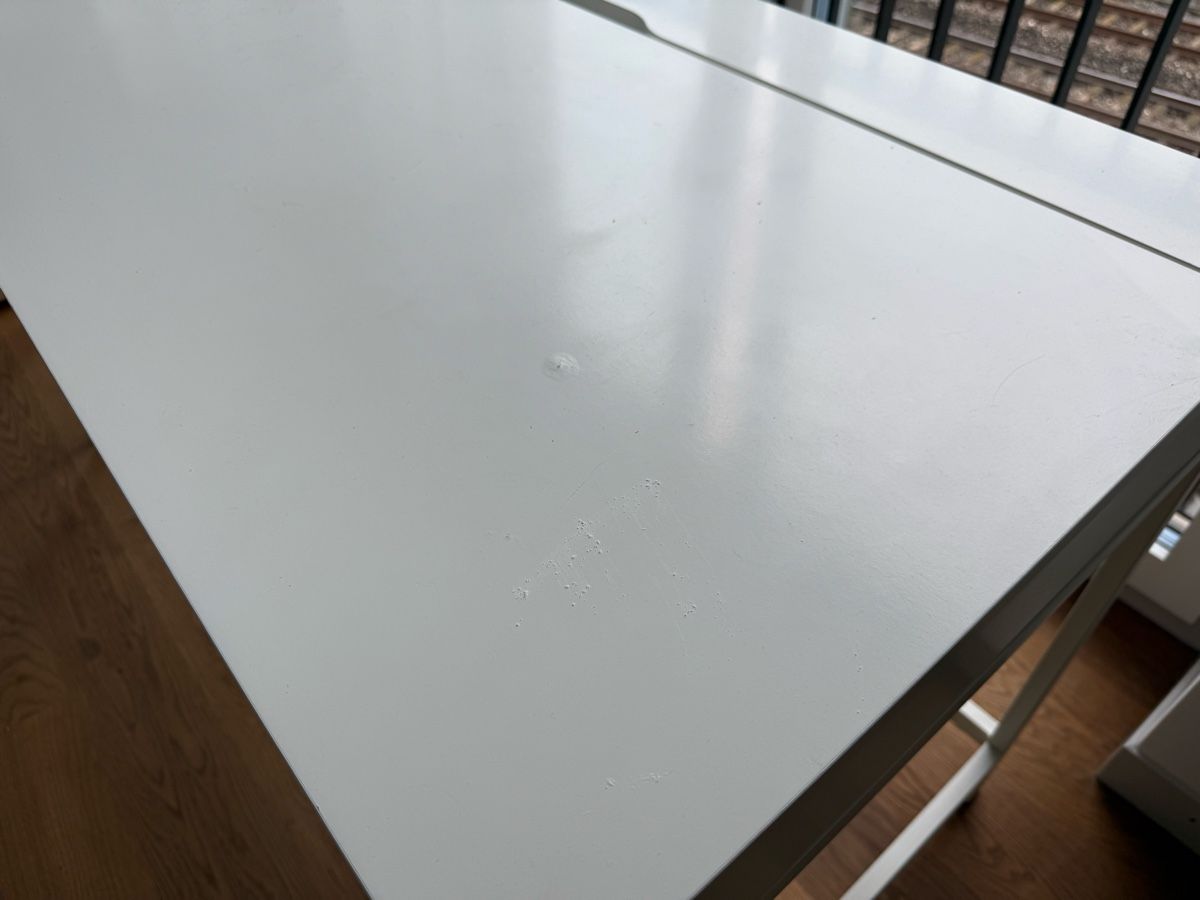 Tavoli: Schreibtisch IKEA weiss 2 Schubladen – Usato da Oberrieden venduto da Sauzer75 3