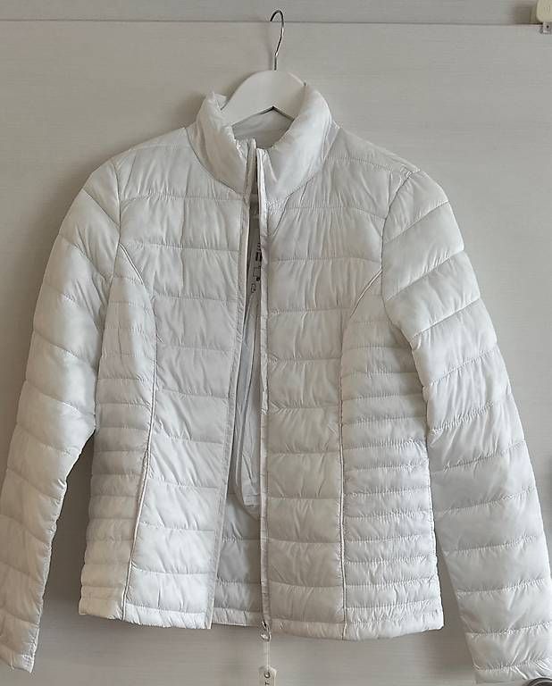 Vestes: Blazer und Jacken zu verkaufen – D'occasion à Münchenstein par mta_2wyb 4