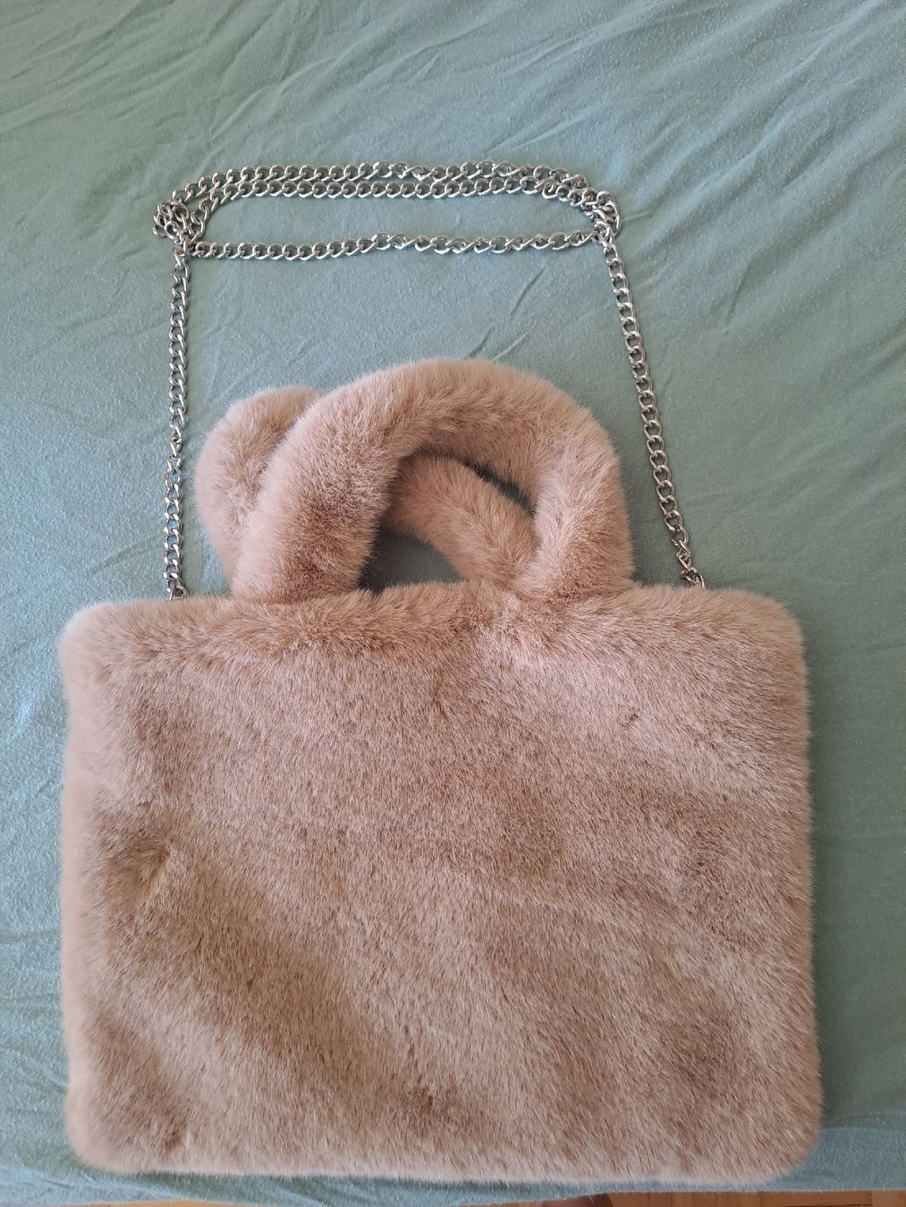 Taschen für Damen: Handtasche Kunstfell mit Kette hellbraun neu – Neu (gemäss Beschreibung) aus Zürich von jun_vh8f 1
