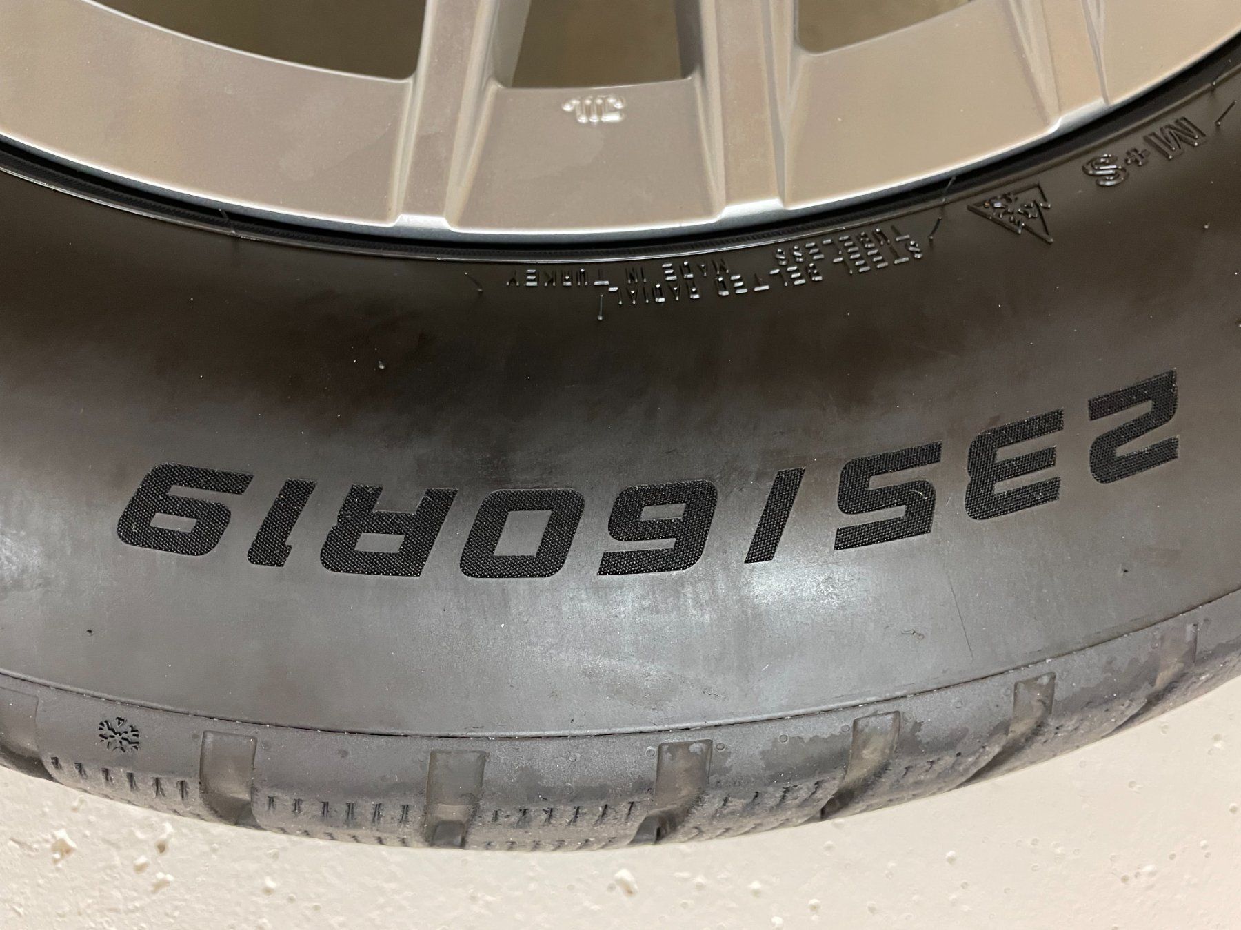 Lexus Pneumatici & Ruote complete: Lexus RX 2025 Winterräder 235/60R19 – Usato da Rheinfelden venduto da Piotr73 5