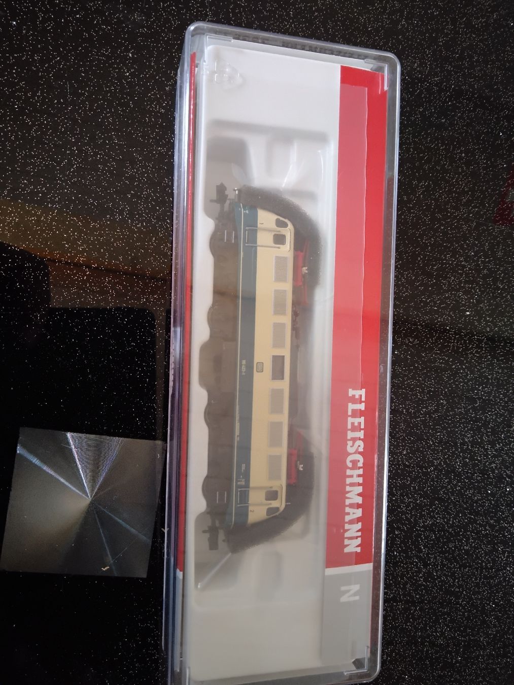 Fleischmann Modelleisenbahnen: Fleischmann DB BR110 DCC Sound Neuwertig  – Neu und originalverpackt aus Romanshorn von jar_rxt9 1