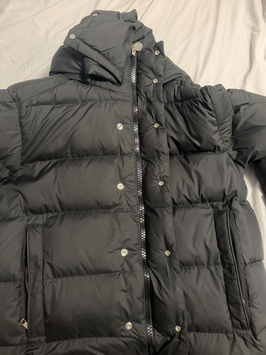 Moncler Giacche: Piumino Moncler nero con cappuccio – Nuovo (secondo la descrizione) da Balerna venduto da lillisfashion 2