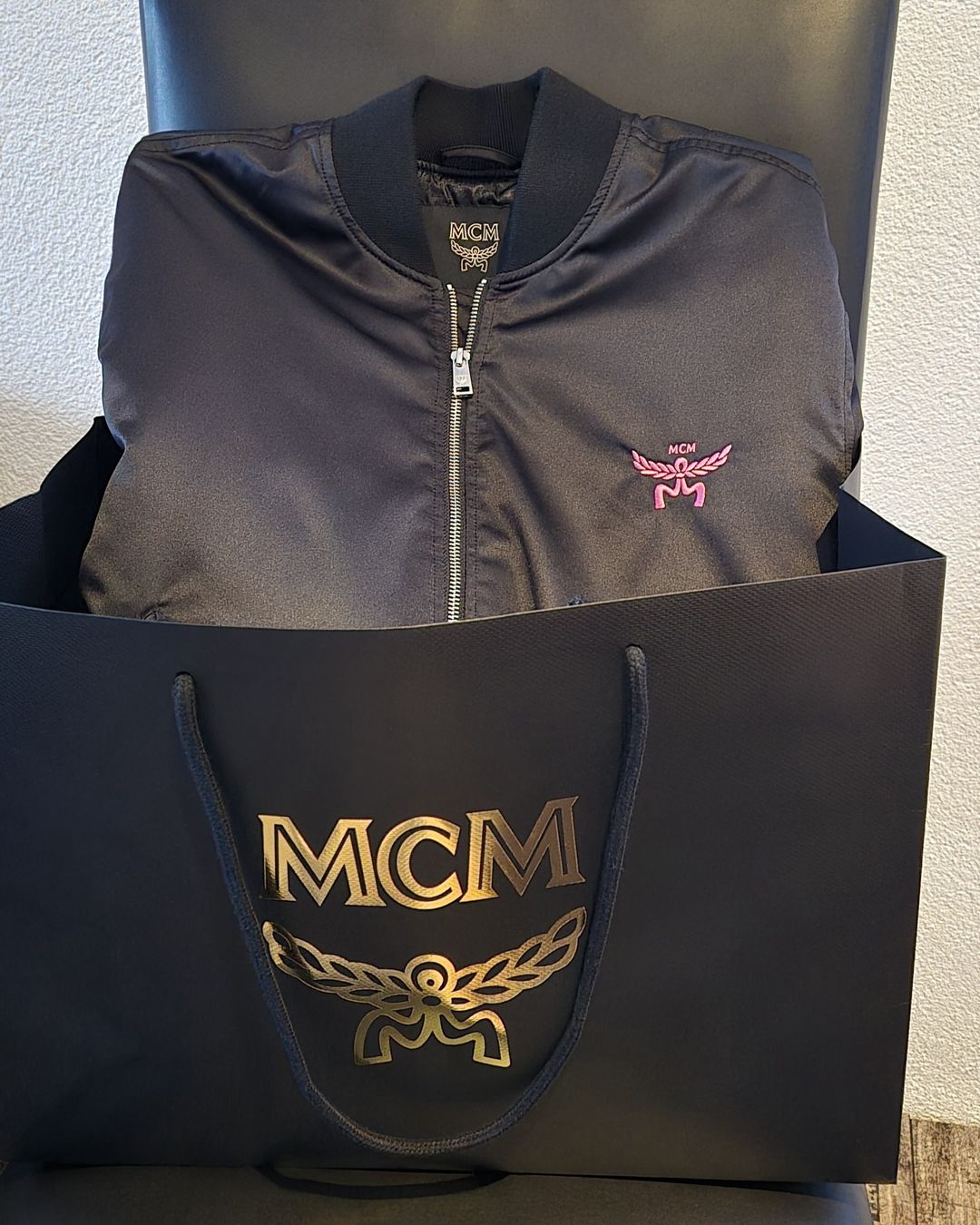 Mcm Giacche: MCM X Snipes - Limeted Edition - Make it Miami – Nuovo e nell'imballaggio originale da Hägendorf venduto da virginiaM01 5