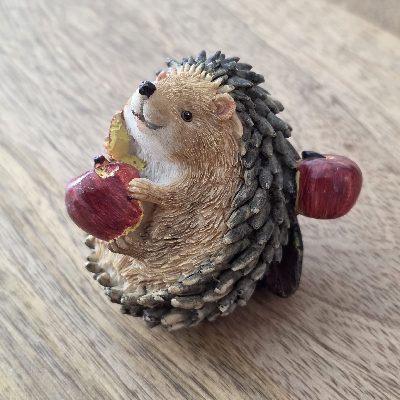 Alle Dekorationen: Igel Figur Dekoration mit Äpfeln  – Gebraucht aus Rheinsulz von Gilea 1