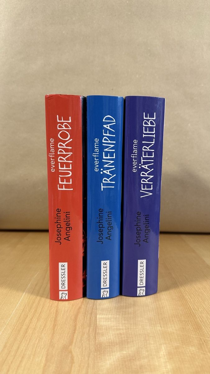 Libri: Witch-Trilogie - Josephine Angelini – Usato da Schönenwerd venduto da palaceofwords 3