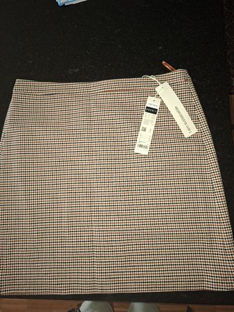 Neu, noch nie getragen! Damenrock von ESPRIT, Gr. 42