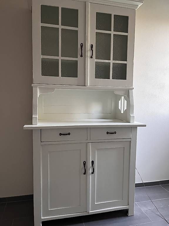 Büffets: Schöntes vintage Buffet mit Ornamentglas – Gebraucht aus Altenrhein von SiBlSG