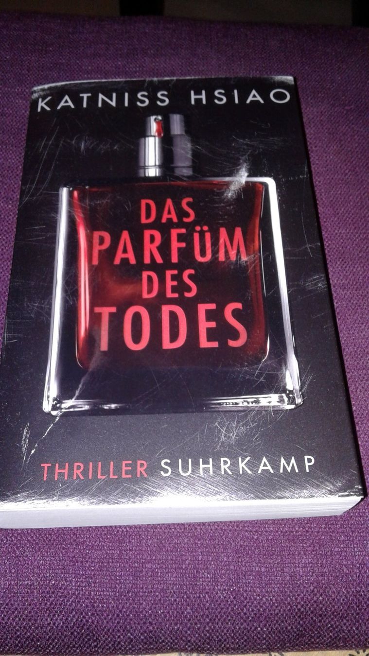 Libri: Katniss Hsiao - Das Parfüm des Todes – Nuovo (secondo la descrizione) da Bouveret venduto da grone