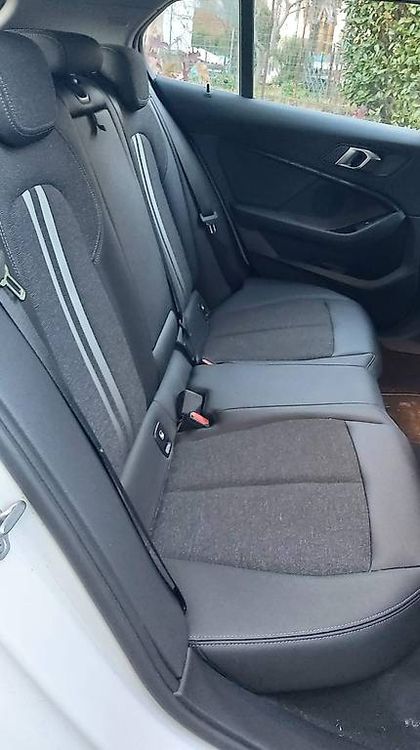 BMW 118i Sport Line Steptronic 5