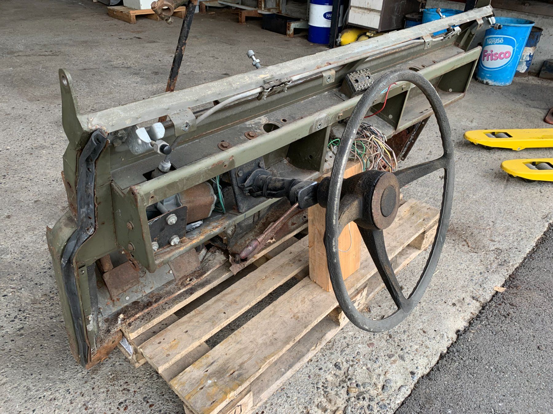 Land Rover Alle Autoersatzteile: Land Rover Serie 2a Spritzschutzwand / Bulkhead – Gebraucht aus Oberägeri von  7