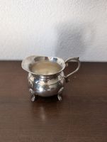Versilbertes Kännchen mit Fuss und Griff guter Zustand
