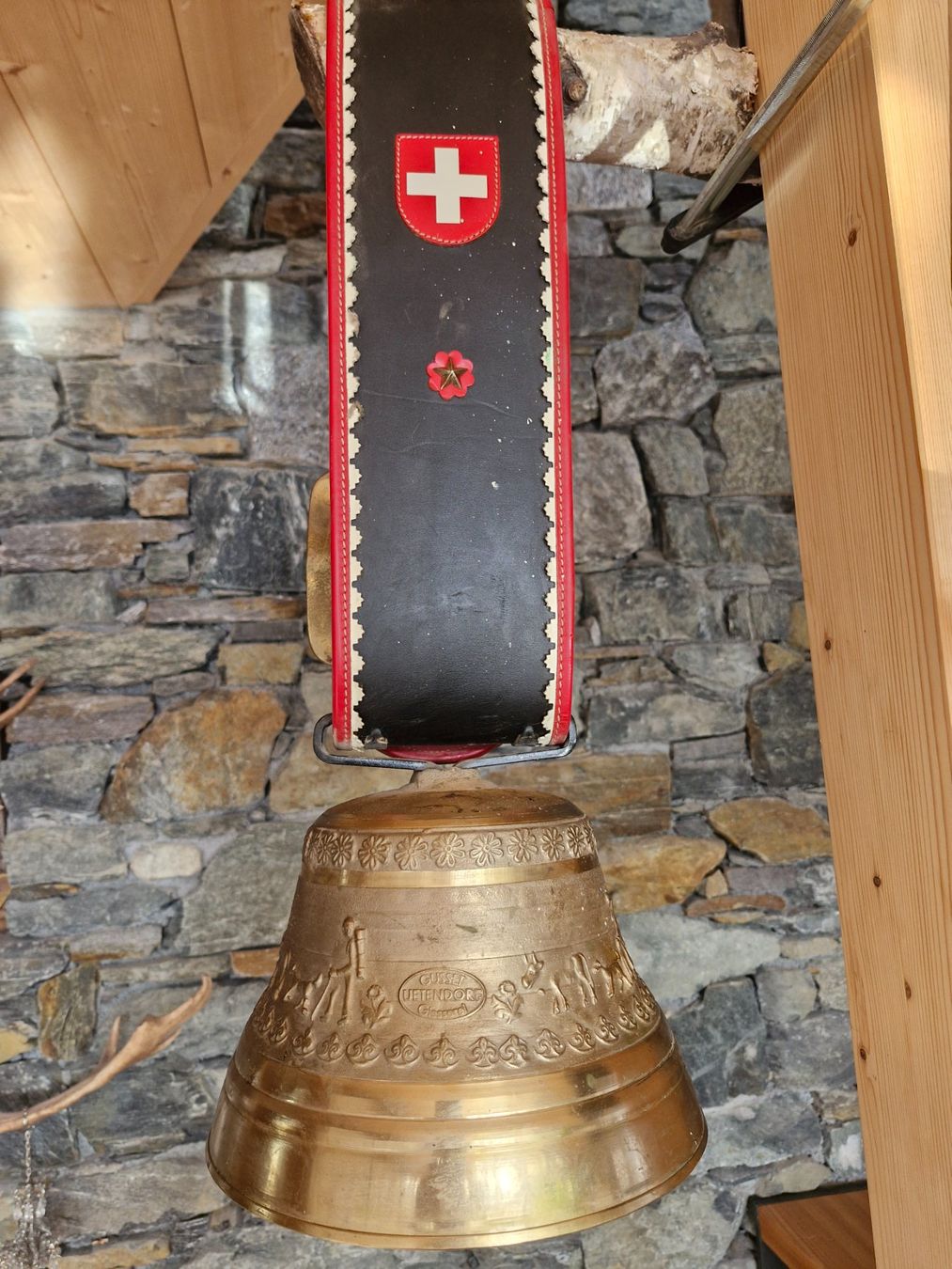 Cloches & sonnailles: Glocke Treichel – D'occasion à Guarda par rue_bpd7 2