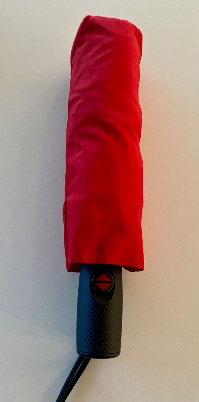 Ferrari Ombrelli: Roter Regenschirm, klein, handlich, Ferrari designer – Nuovo (secondo la descrizione) da Zürich venduto da esk_6ymz
