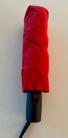 Roter Regenschirm, klein, handlich, Ferrari designer