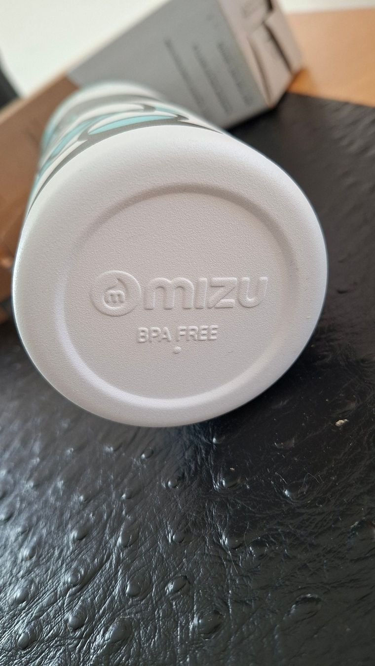 Borracce & Thermos: Trinkflasche Edelstahl MIZU M8 – Nuovo e nell'imballaggio originale da Küssnacht am Rigi venduto da AutoVilla 2