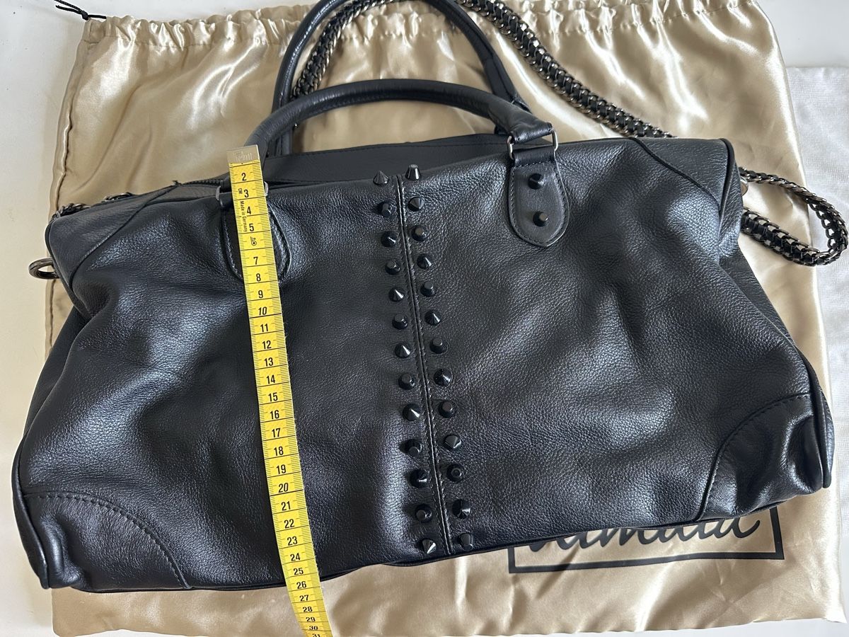 Taschen für Damen: Borsa Almala nera in pelle con borchie e catena tracolla – Gebraucht aus Cureglia von myr_9v25 5
