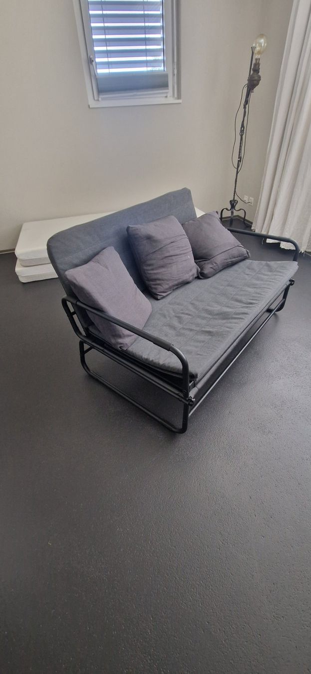 Ikea Divani: Neuwertiges Bettsofa schwarz – Usato da Wimmis venduto da DanCitizen