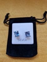 Puces d'oreilles élégantes en argent et pierres bleues! (52)
