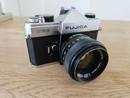 Fujica ST701 Spiegelreflexkamera mit 2 Objektiven