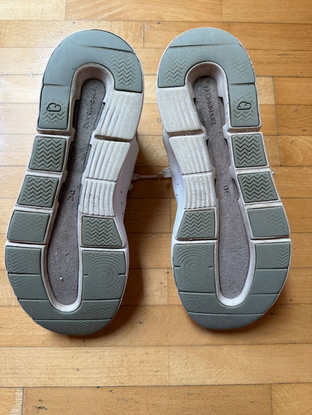 On Damenschuhe: On The Roger Advantage Sneaker Gr. 39 – Gebraucht aus Niederhasli von sonneee24 4