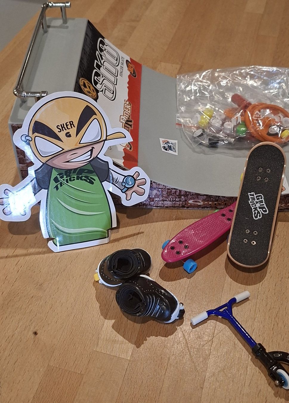 Giocattoli: Finger Skateboard Arena – Usato da Niederhasli venduto da Golf-Dodger 3