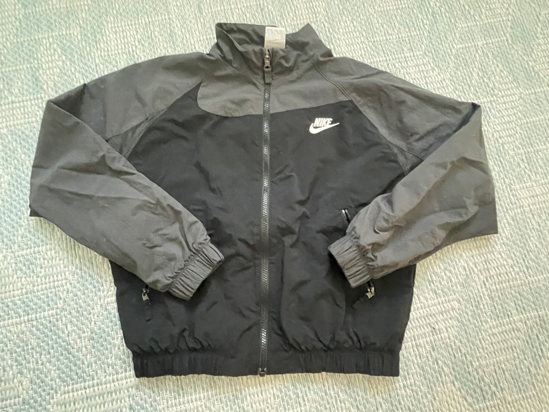 Nike Giacche: Coole Nike Jacke – Usato da Ormalingen venduto da Orchidee1011
