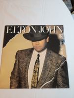 Vinyle Elton John Breaking Hearts (1984) Occasion