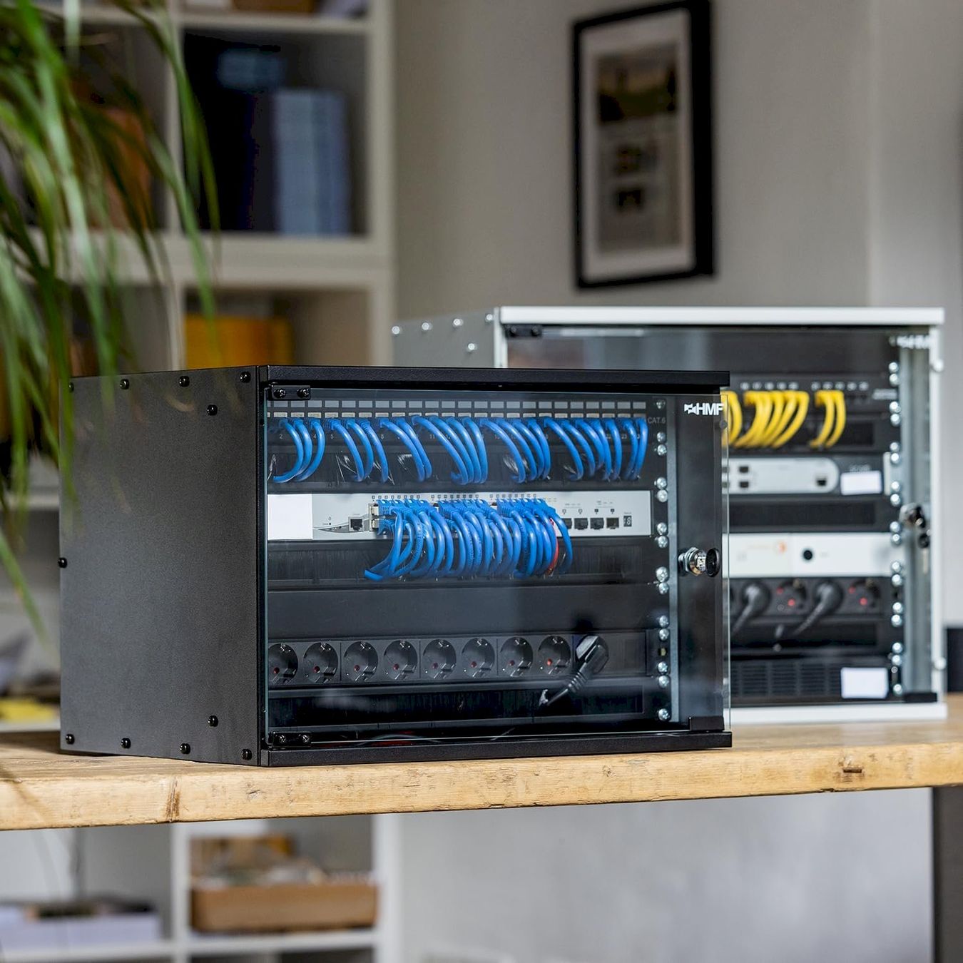 Sonstiges zu Computer & Netzwerk: HMF Serverschrank 19 Zoll 9HE – Neu und originalverpackt aus Bottighofen von zaap 8