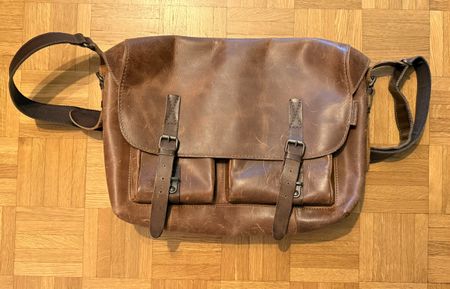 Aunts & Uncles Ledertasche