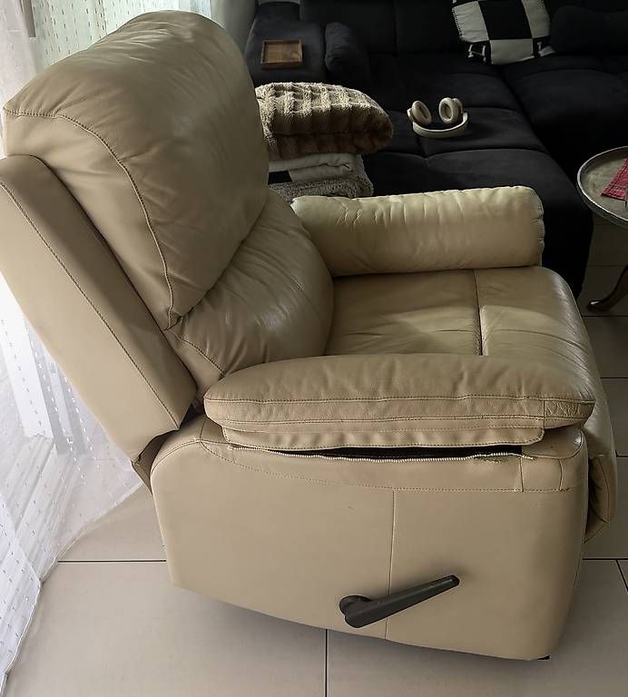 Poltrone: Echt Leder TV Sessel – Usato da Kloten venduto da jordan45 1