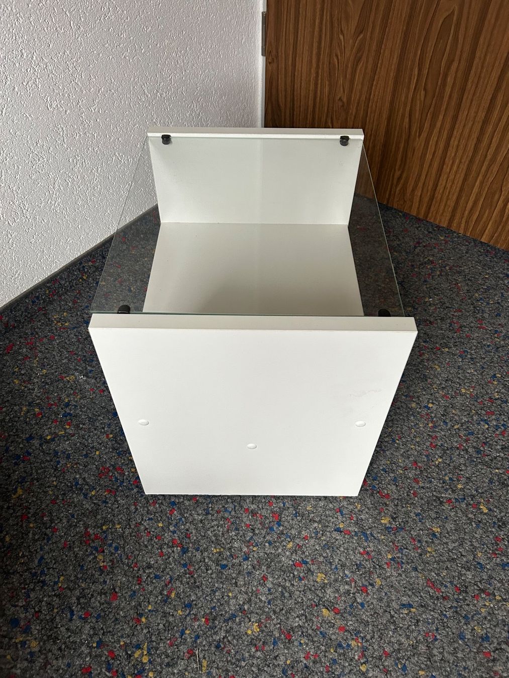 Comodini: Nachttisch mit Glasplatte – Usato da Dotzigen venduto da Pacificpack 1