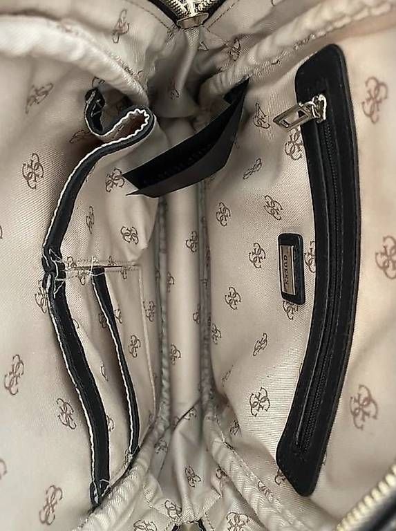 Zaini: Guess Rücksack – Usato da Wettingen venduto da Sinak02 1