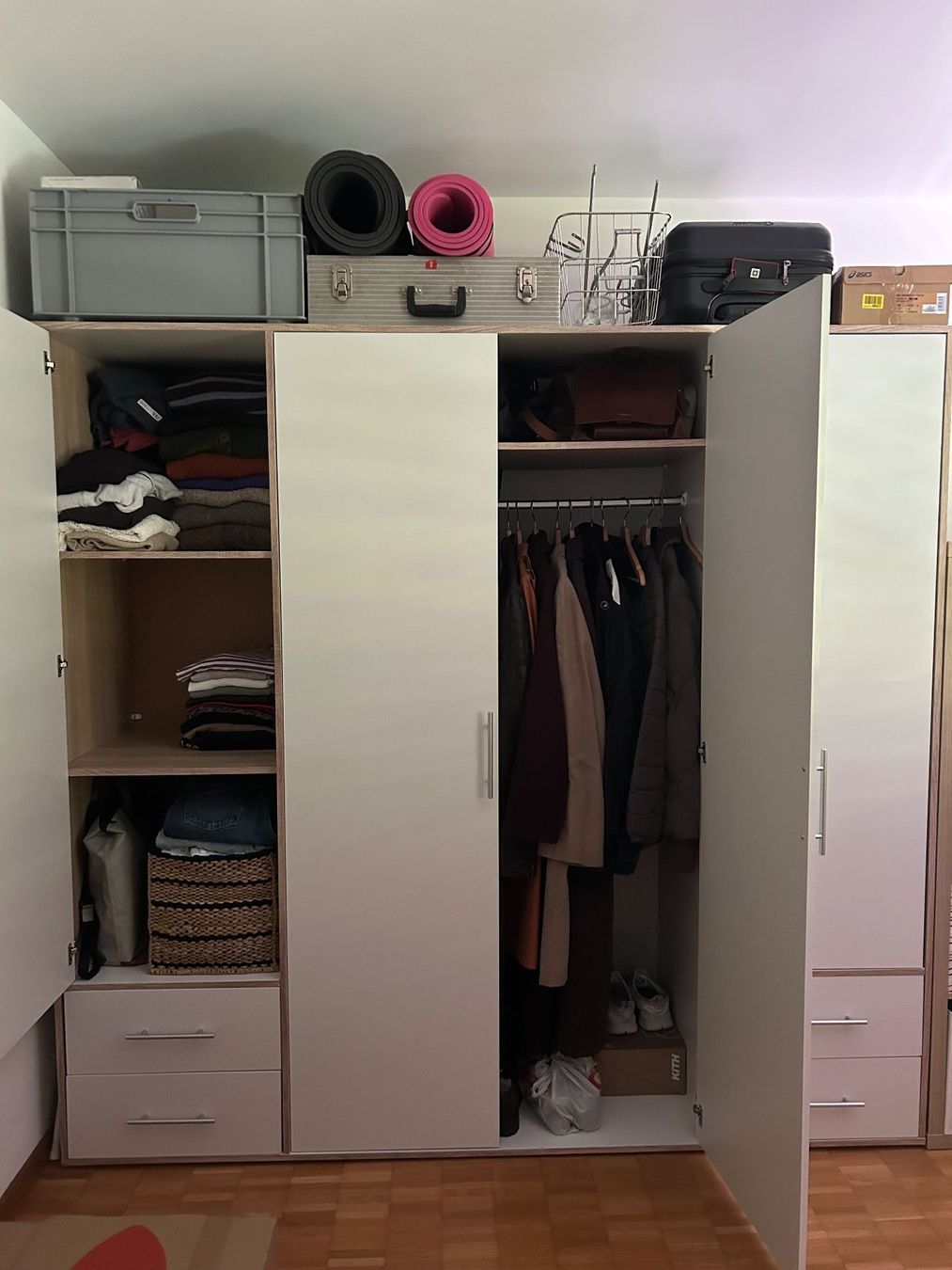 Armadi: Kleiderschrank – Usato da Zürich venduto da Valentinastoira1 2