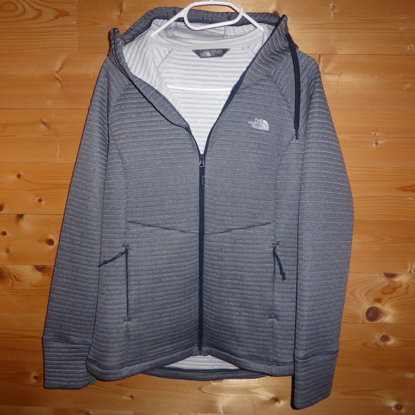 North Face Jacken: Sweatshirtjacke THE NORTH FACE, Gr. M – Gebraucht aus St.Gallen von regenbogen5