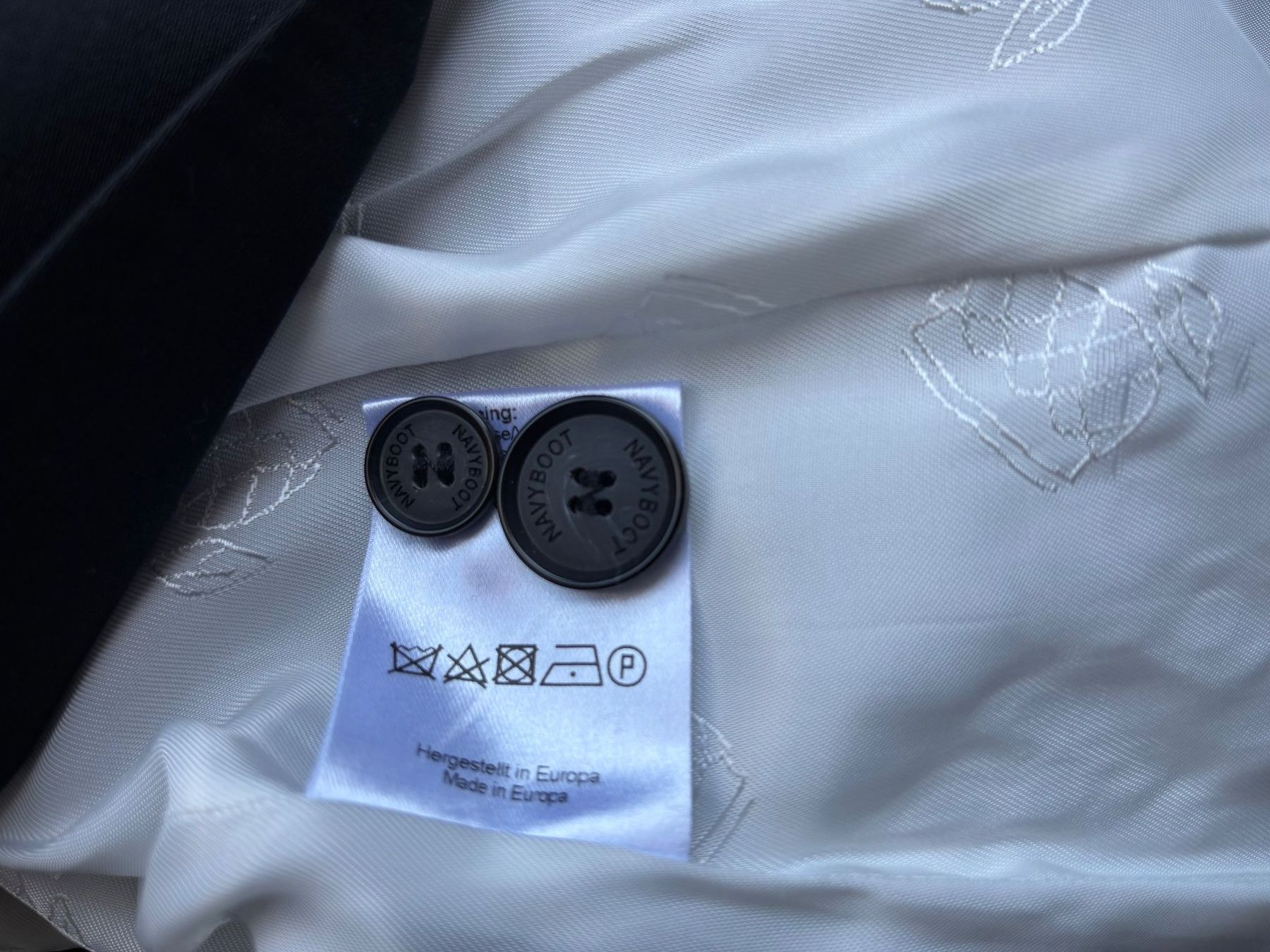 Navyboot Jacken: Veste noire NAVYBOOT, élégante - Taille 34, parfait état! – Gebraucht aus Peseux von CharmeCommerce 6