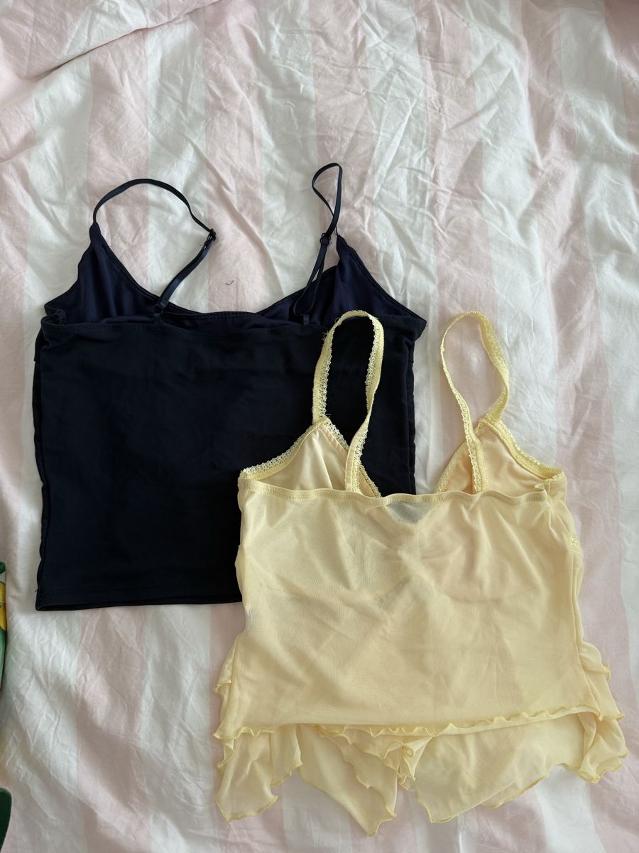 Tops: 2x Tops 💙💛 – D'occasion à Wil SG par xrnvani 3